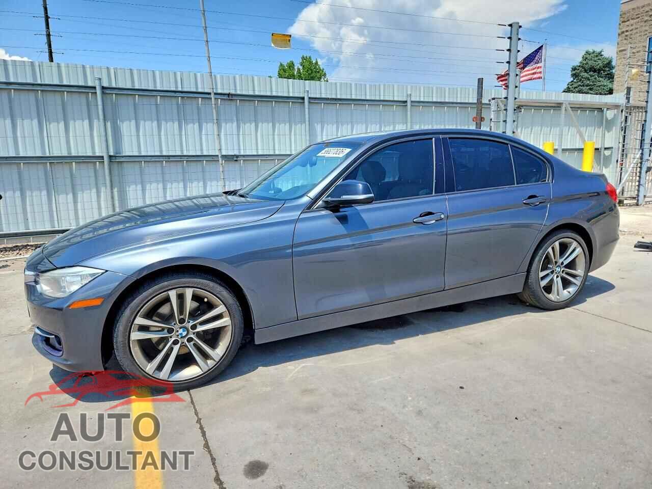 BMW 3 SERIES 2012 - WBA3C1C59CF430089