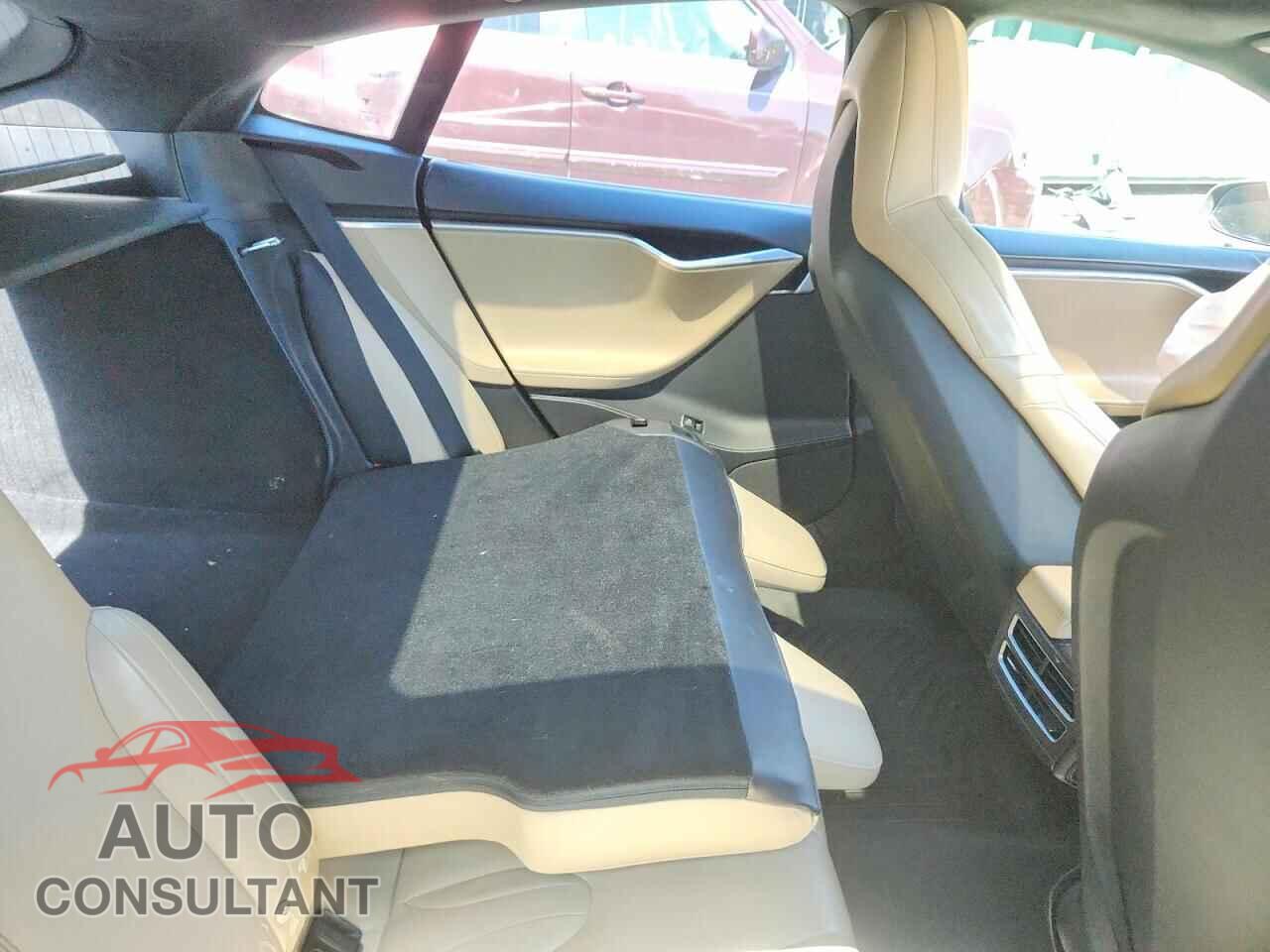 TESLA MODEL S 2015 - 5YJSA1E24FF113451