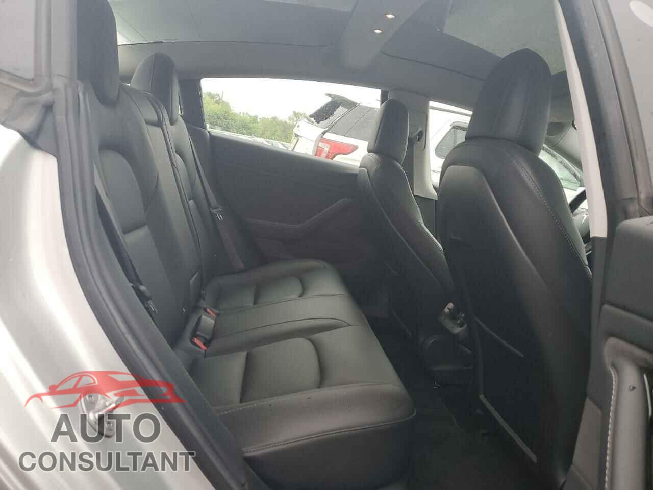 TESLA MODEL 3 2018 - 5YJ3E1EA3JF038024