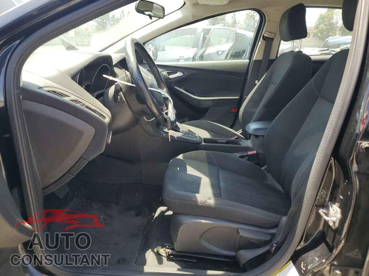 FORD FOCUS 2015 - 1FADP3F20FL369252