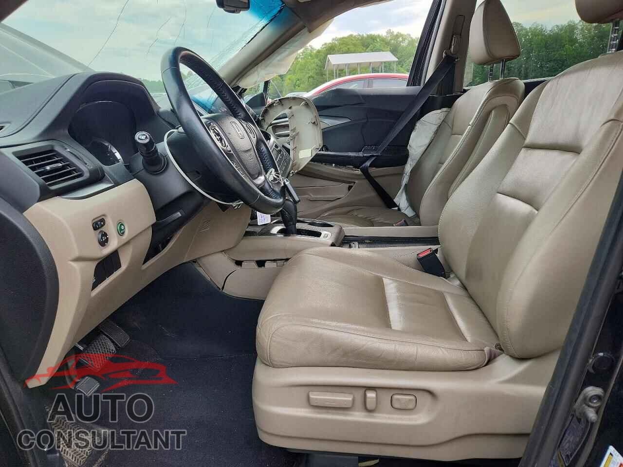 HONDA PILOT 2016 - 5FNYF6H55GB020017