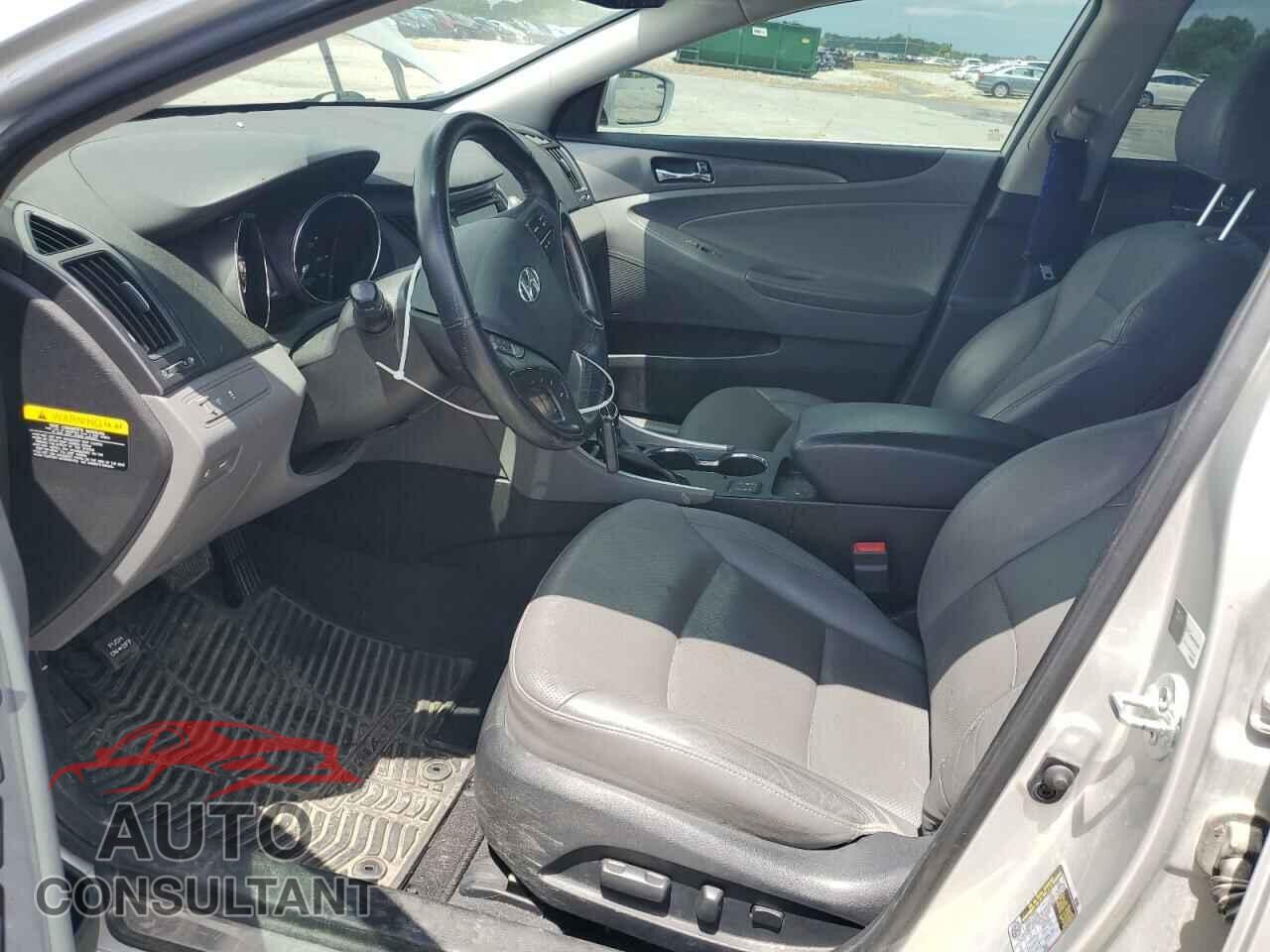 HYUNDAI SONATA 2015 - KMHEC4A42FA121441
