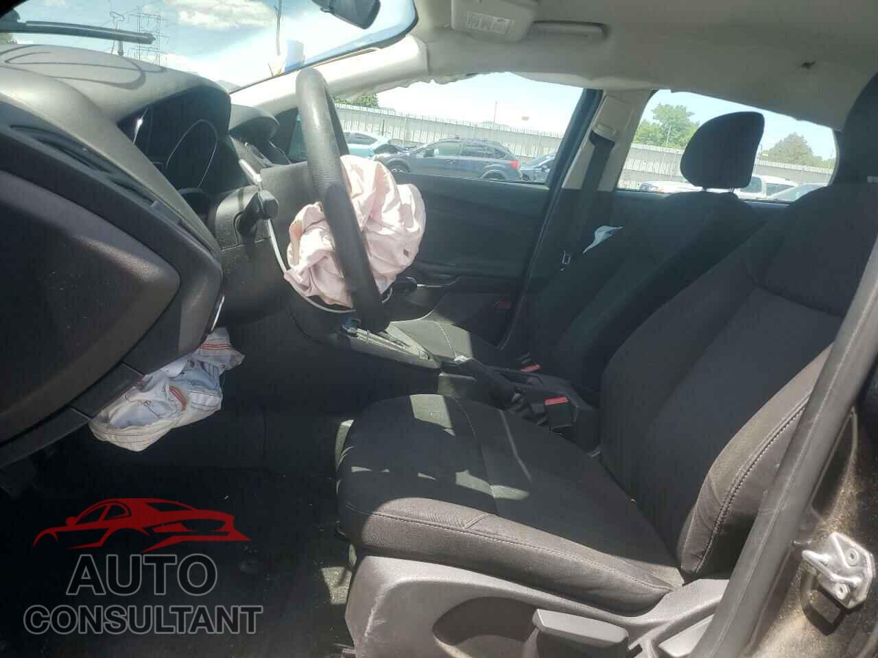 FORD FOCUS 2017 - 1FADP3E28HL254385