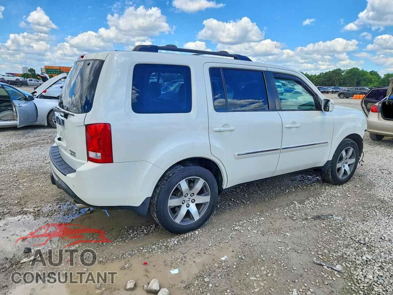 HONDA PILOT 2015 - 5FNYF4H94FB008446