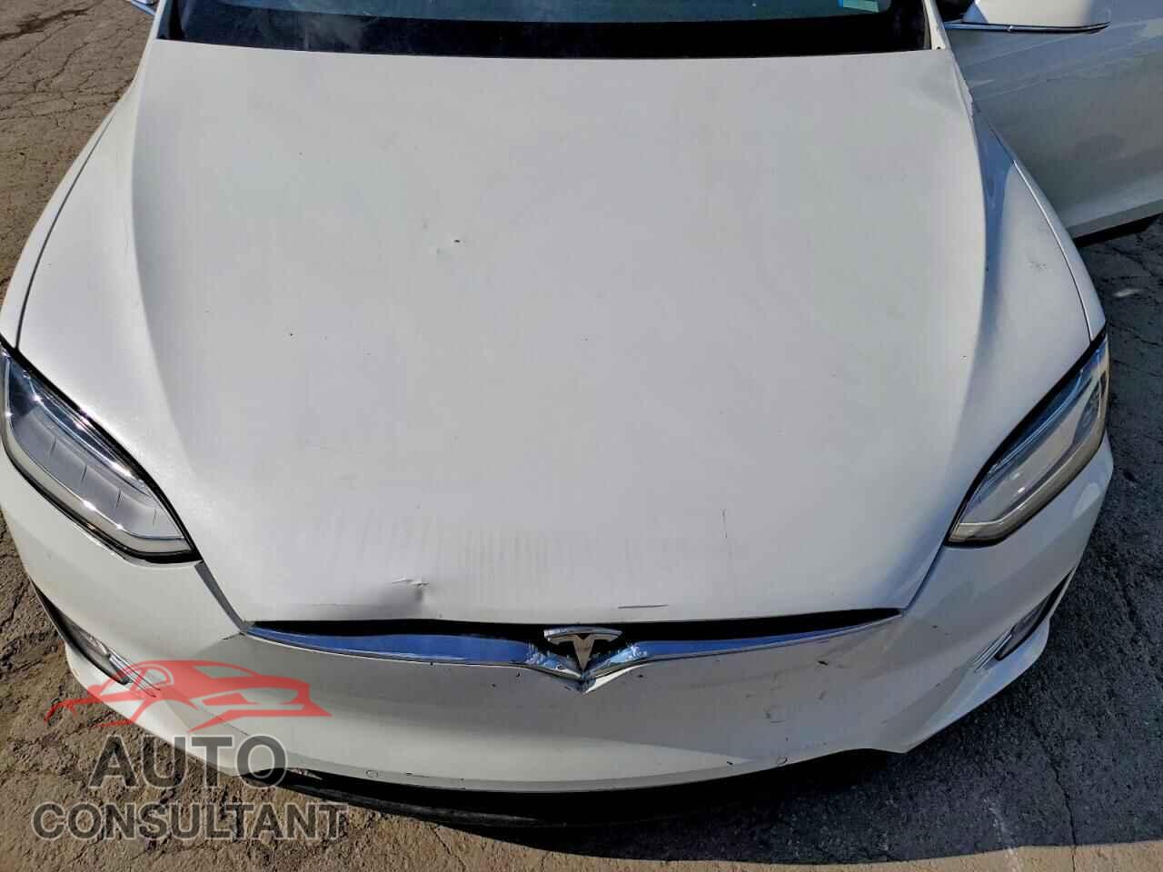 TESLA MODEL X 2020 - 5YJXCBE2XLF242537