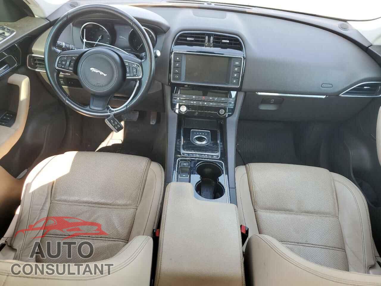 JAGUAR F-PACE 2017 - SADCK2BN3HA496367