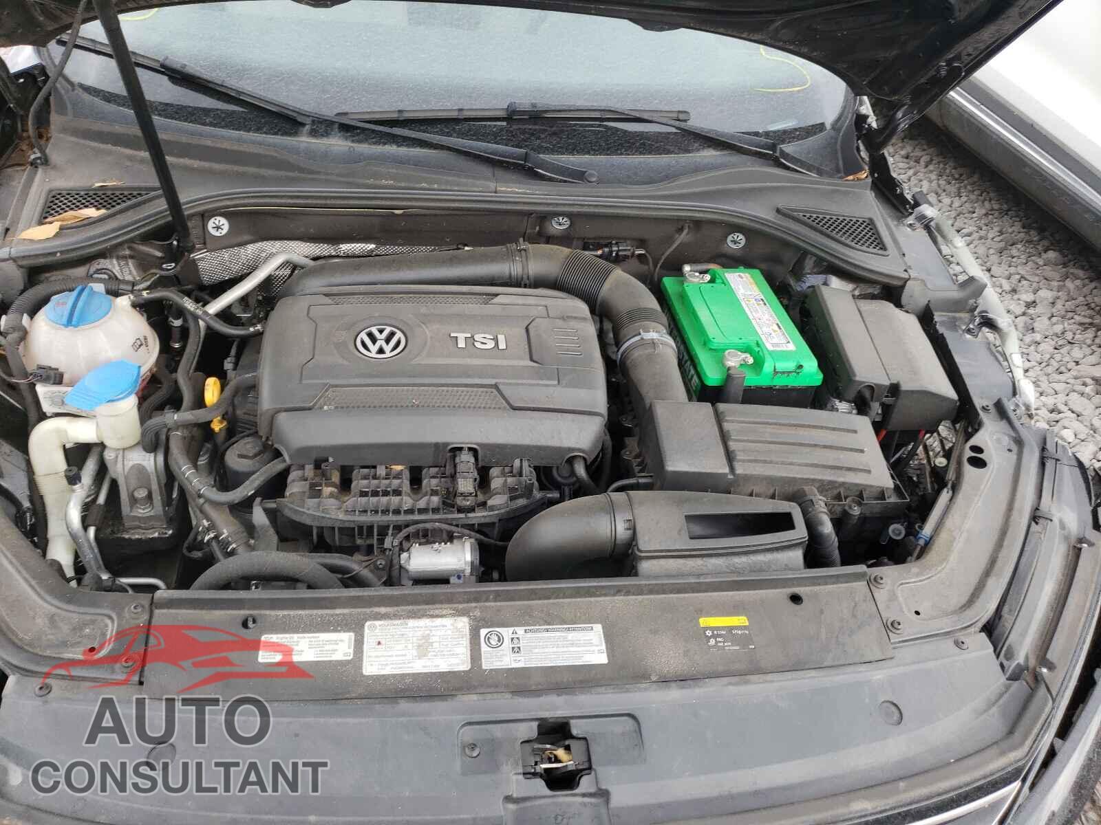 VOLKSWAGEN PASSAT 2017 - 1VWAT7A38HC042159