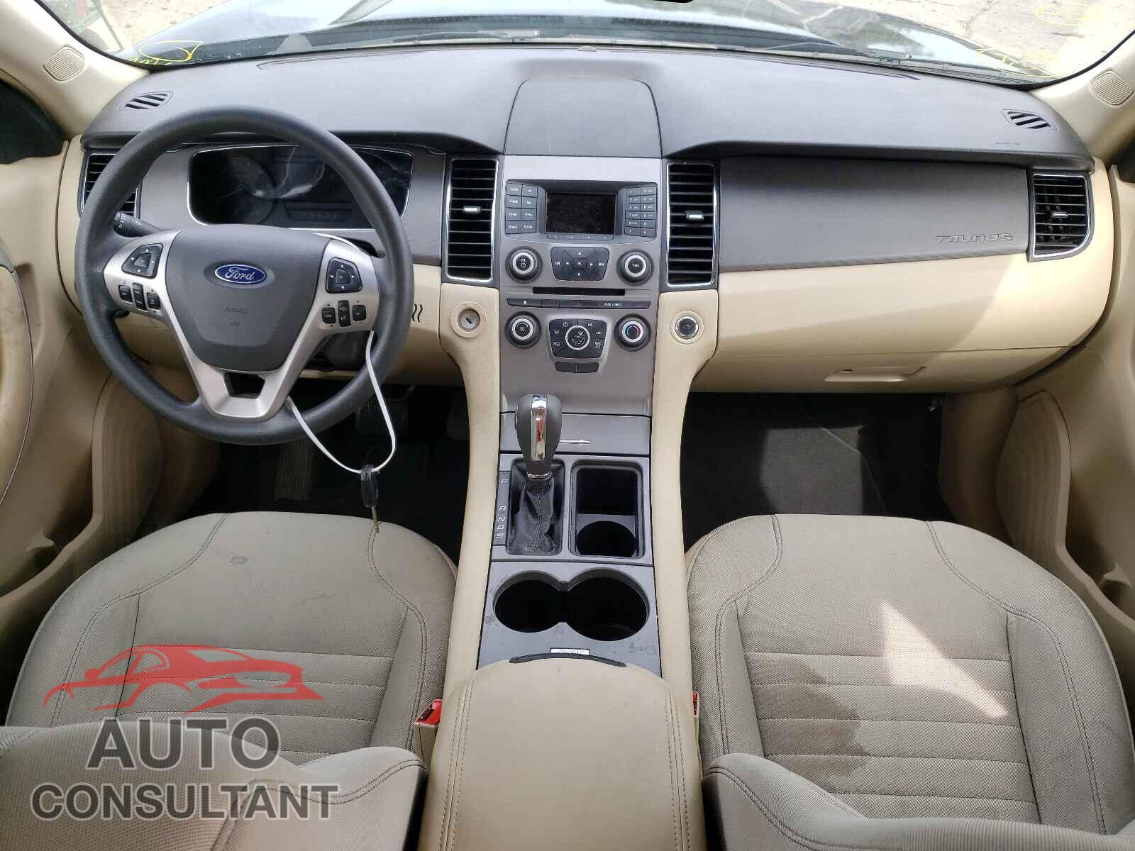 FORD TAURUS 2017 - 1FAHP2D86HG142873