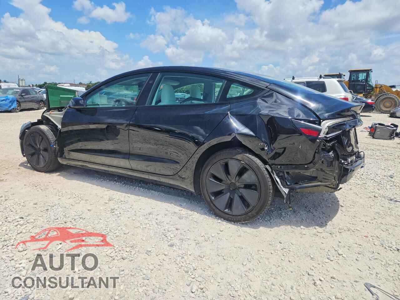 TESLA MODEL 3 2024 - 5YJ3E1EA1RF859280