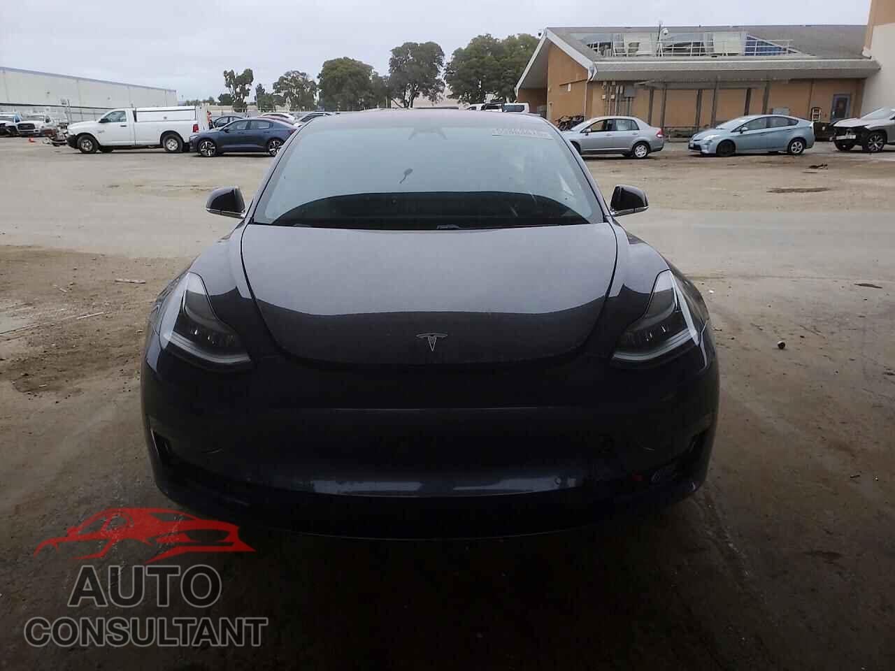 TESLA MODEL 3 2018 - 5YJ3E1EB4JF129005