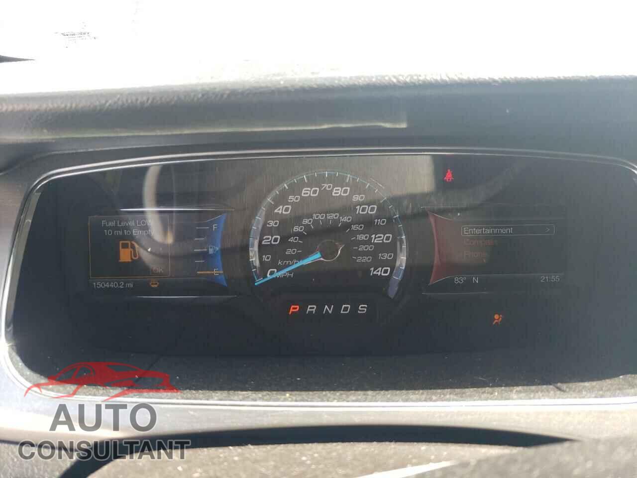 FORD TAURUS 2018 - 1FAHP2E83JG120138