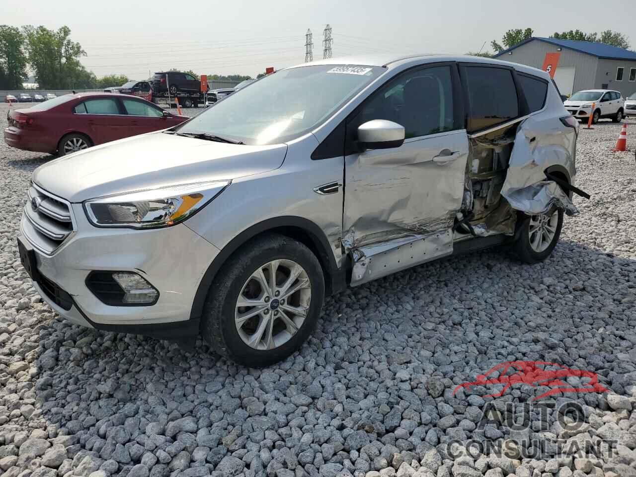 FORD ESCAPE 2017 - 1FMCU9GD2HUB65580