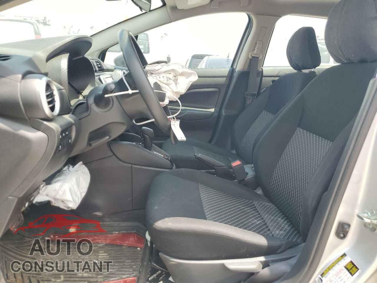 NISSAN VERSA 2021 - 3N1CN8DV2ML909419