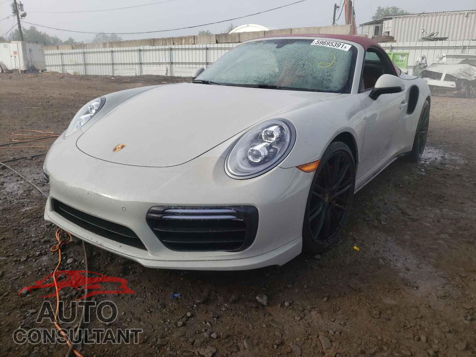 PORSCHE 911 2019 - WP0CD2A99KS144079
