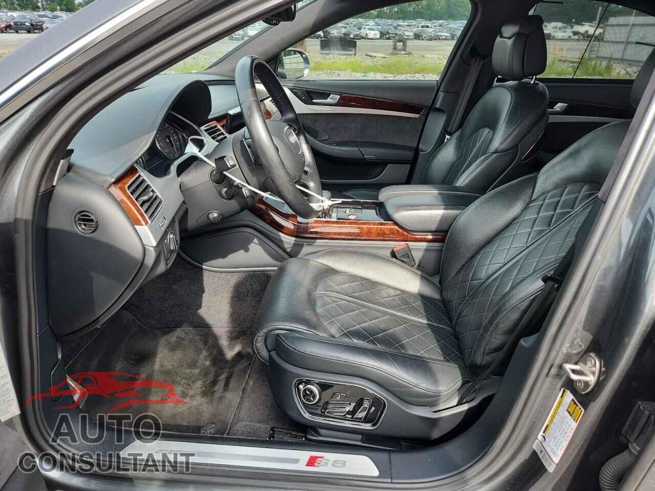 AUDI S8 2013 - WAUD2AFD4DN033570
