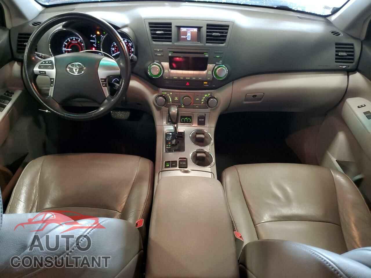 TOYOTA HIGHLANDER 2012 - 5TDBK3EH8CS137773