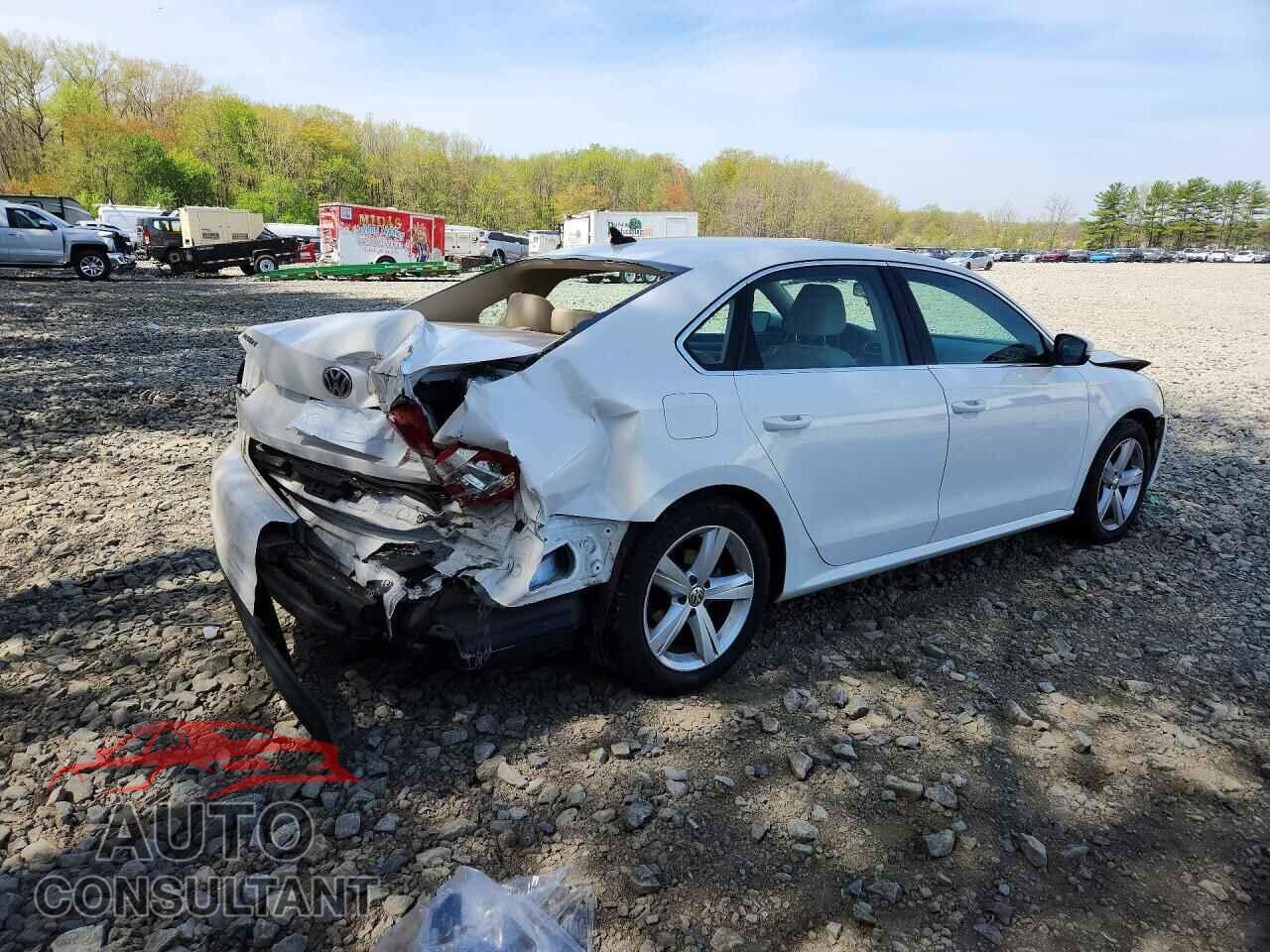 VOLKSWAGEN PASSAT 2015 - 1VWBV7A38FC045476