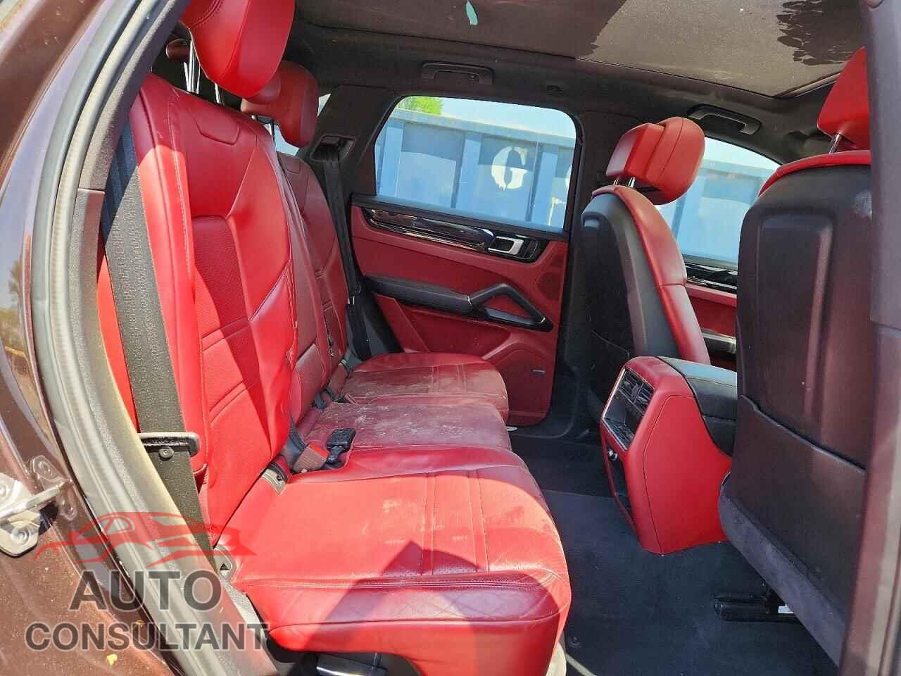 PORSCHE CAYENNE 2019 - WP1AA2AY4KDA04368
