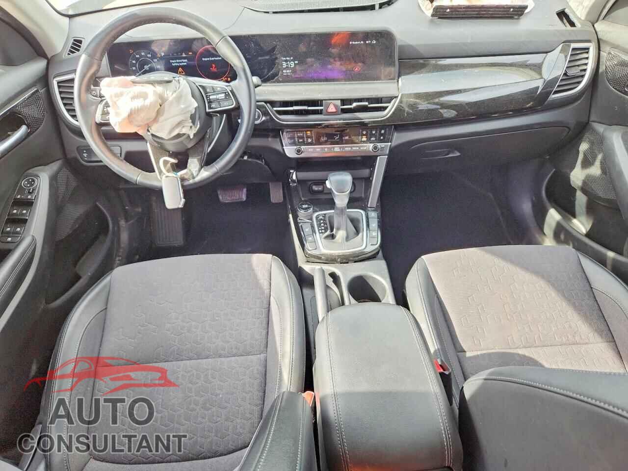 KIA SELTOS 2024 - KNDEUCA79R7564919
