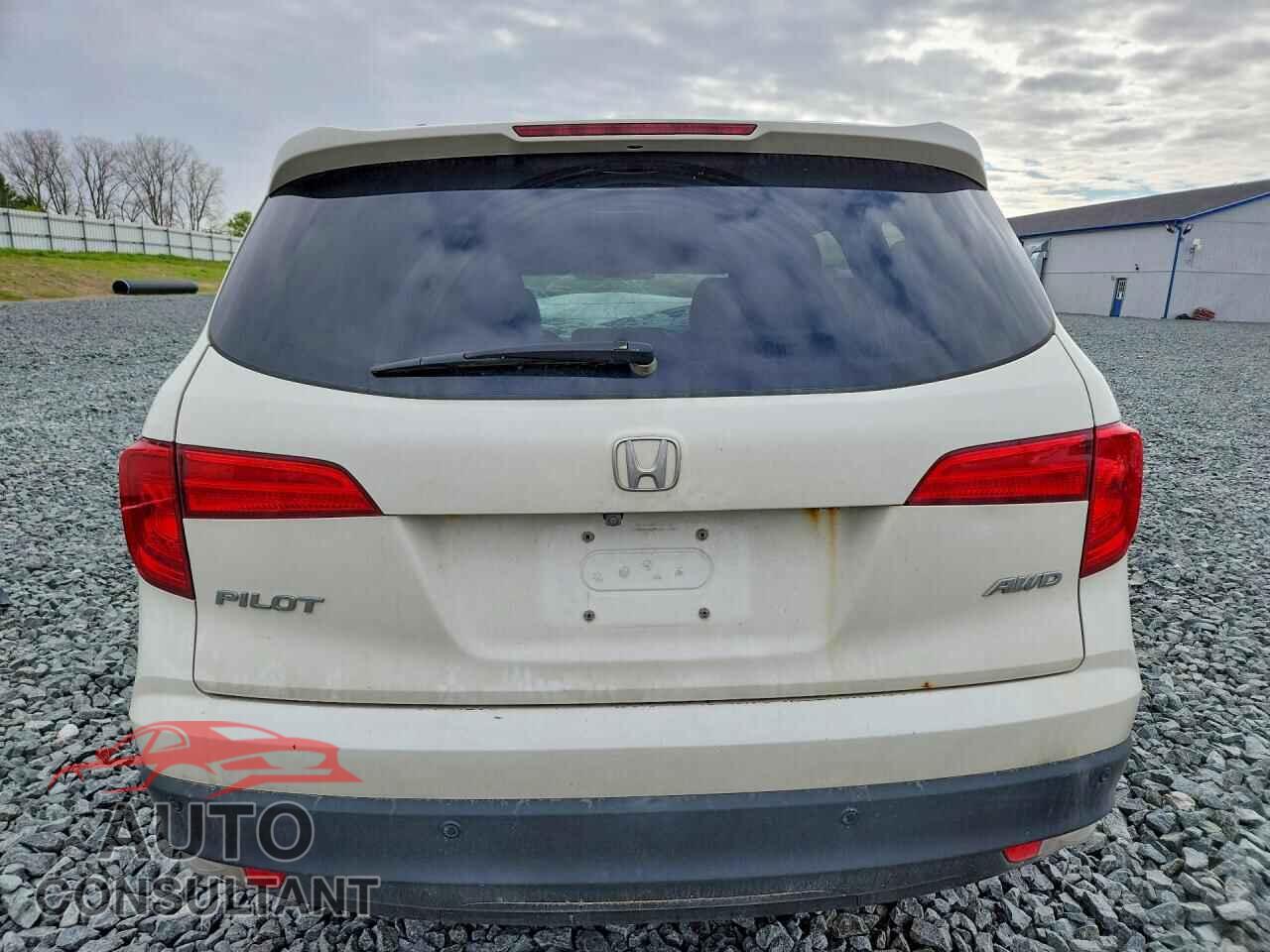 HONDA PILOT 2016 - 5FNYF6H34GB041620