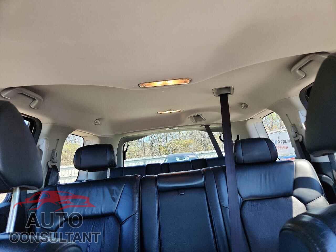 HONDA PILOT 2011 - 5FNYF4H5XBB062938