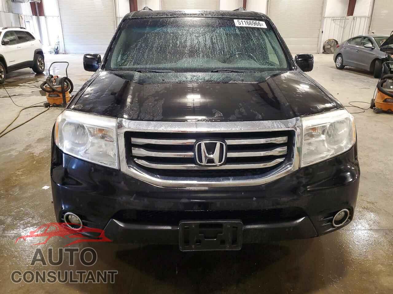 HONDA PILOT 2013 - 5FNYF4H50DB033161