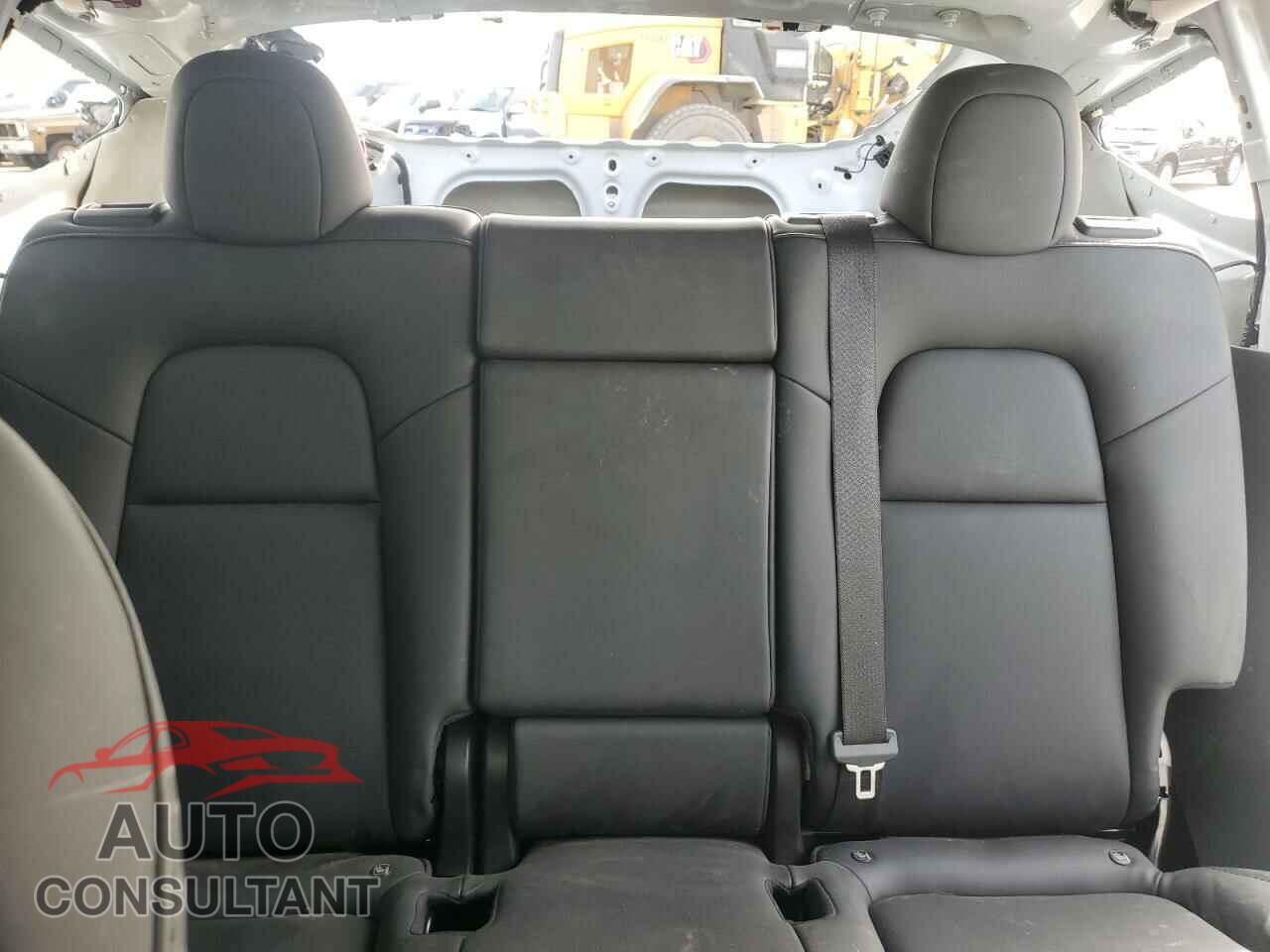 TESLA MODEL Y 2021 - 5YJYGDEEXMF299515