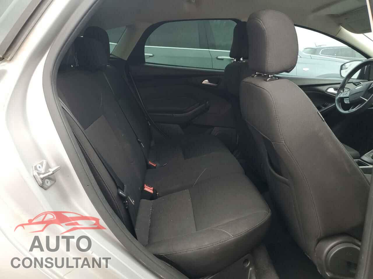 FORD FOCUS 2016 - 1FADP3K26GL329359