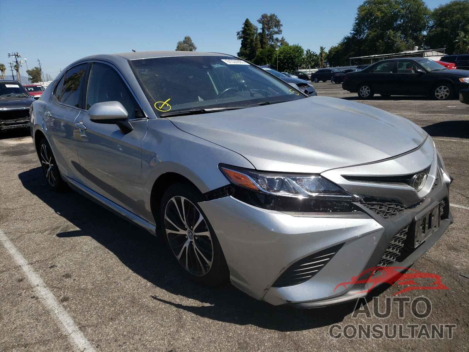 TOYOTA CAMRY 2018 - 4T1B11HK8JU654283