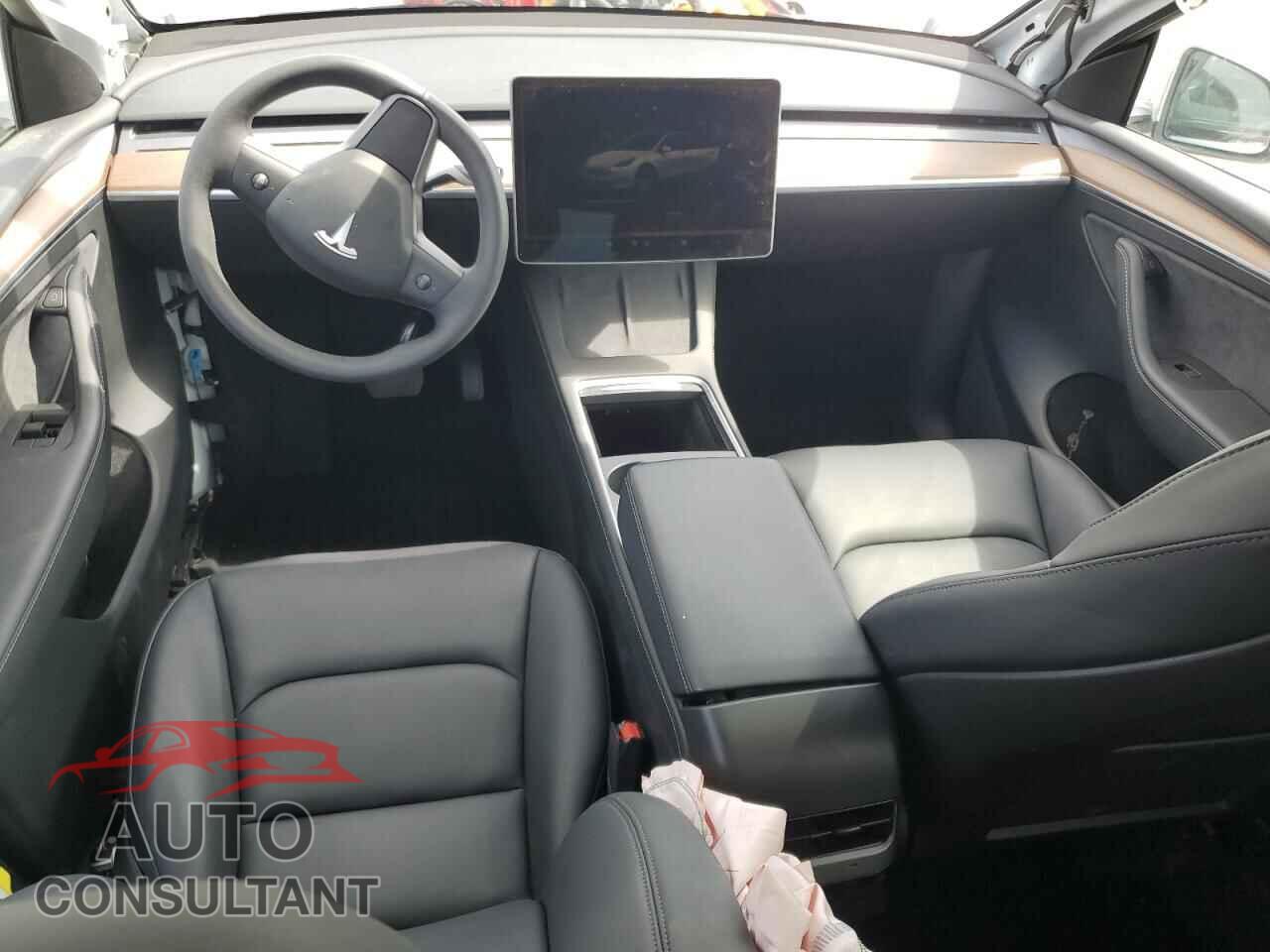 TESLA MODEL Y 2024 - 7SAYGDEDXRF055641