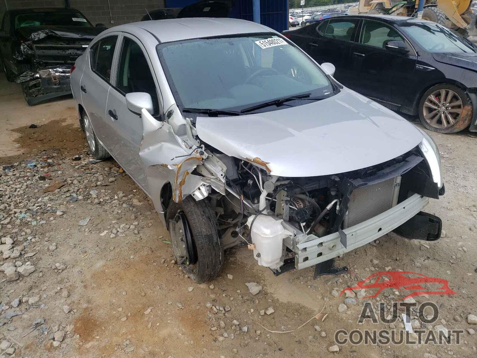 NISSAN VERSA 2019 - 3N1CN7AP1KL843829