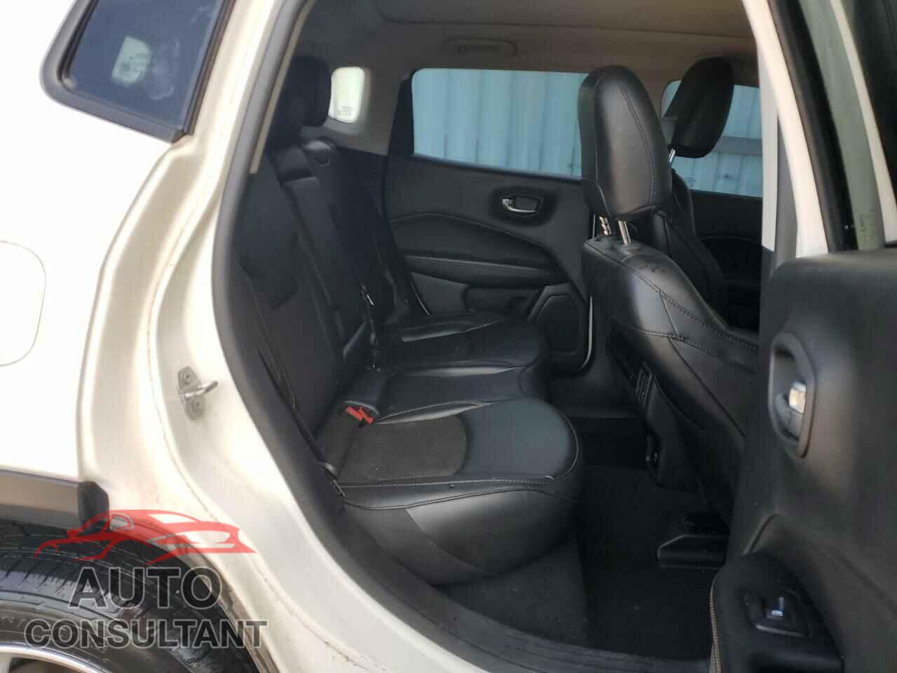 JEEP COMPASS 2020 - 3C4NJDBB9LT196567
