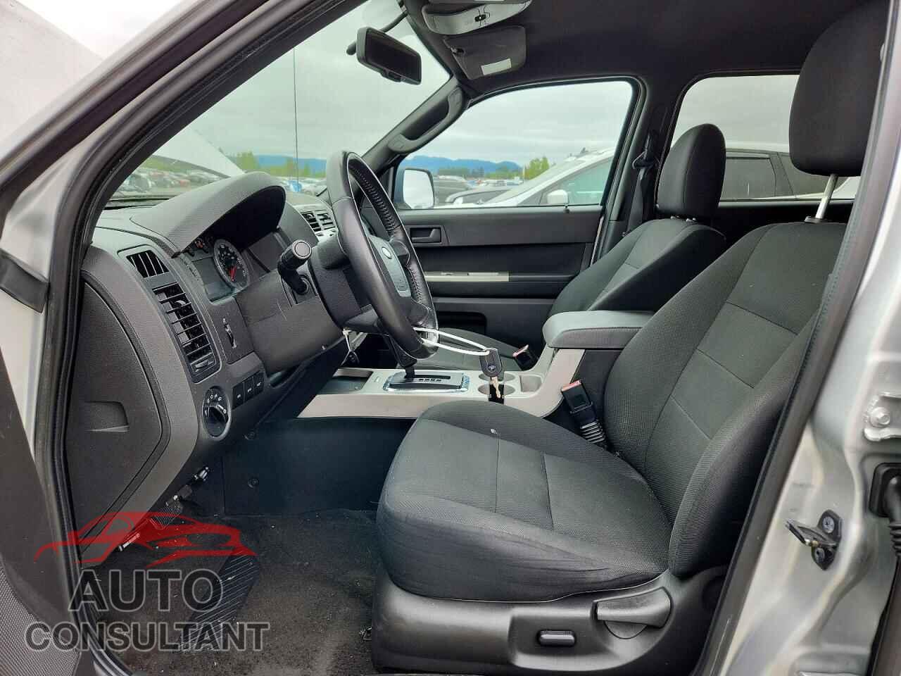 FORD ESCAPE 2009 - 1FMCU03779KB39923