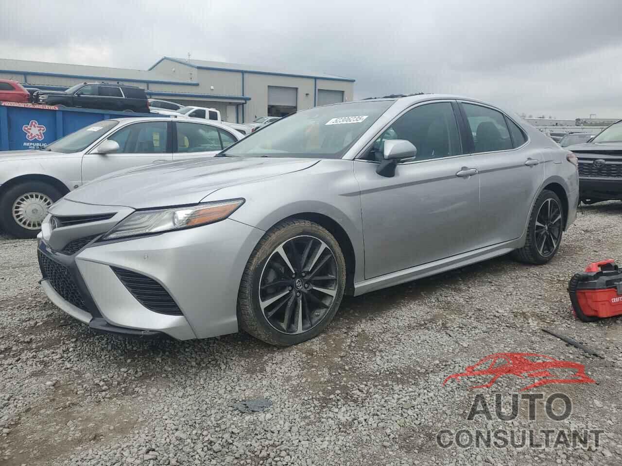 TOYOTA CAMRY 2018 - 4T1B61HK3JU029758