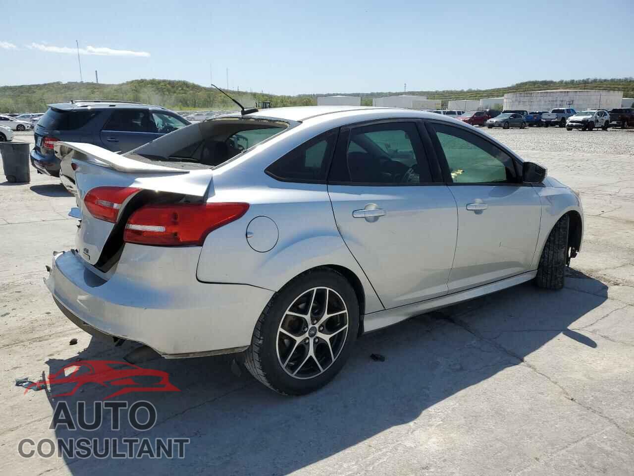 FORD FOCUS 2015 - 1FADP3FE9FL374556