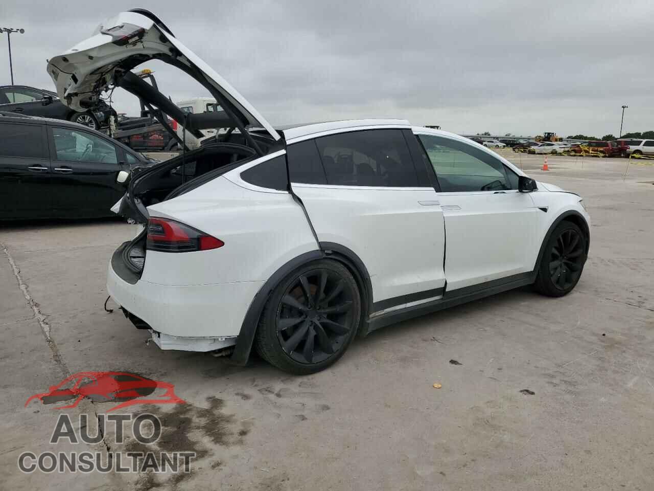 TESLA MODEL X 2018 - 5YJXCBE28JF126069