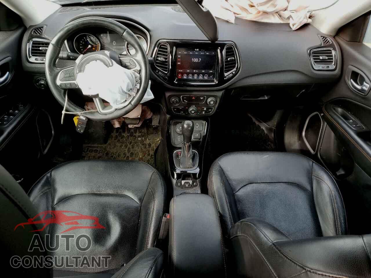 JEEP COMPASS 2018 - 3C4NJDCB4JT200410