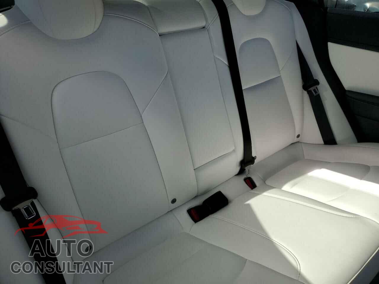 TESLA MODEL 3 2021 - 5YJ3E1EB6MF879297