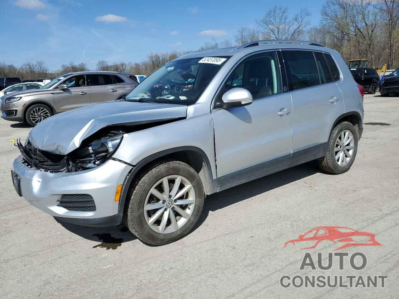 VOLKSWAGEN TIGUAN 2017 - WVGSV7AX2HK031356