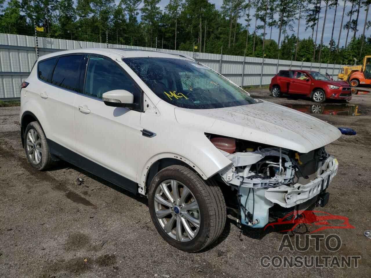 FORD ESCAPE 2017 - 1FMCU0J92HUE64017