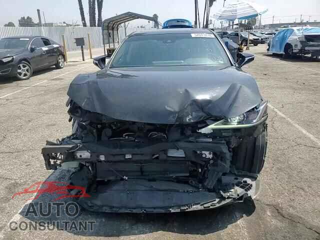 LEXUS ES300 2019 - JTHB21B16K2024209