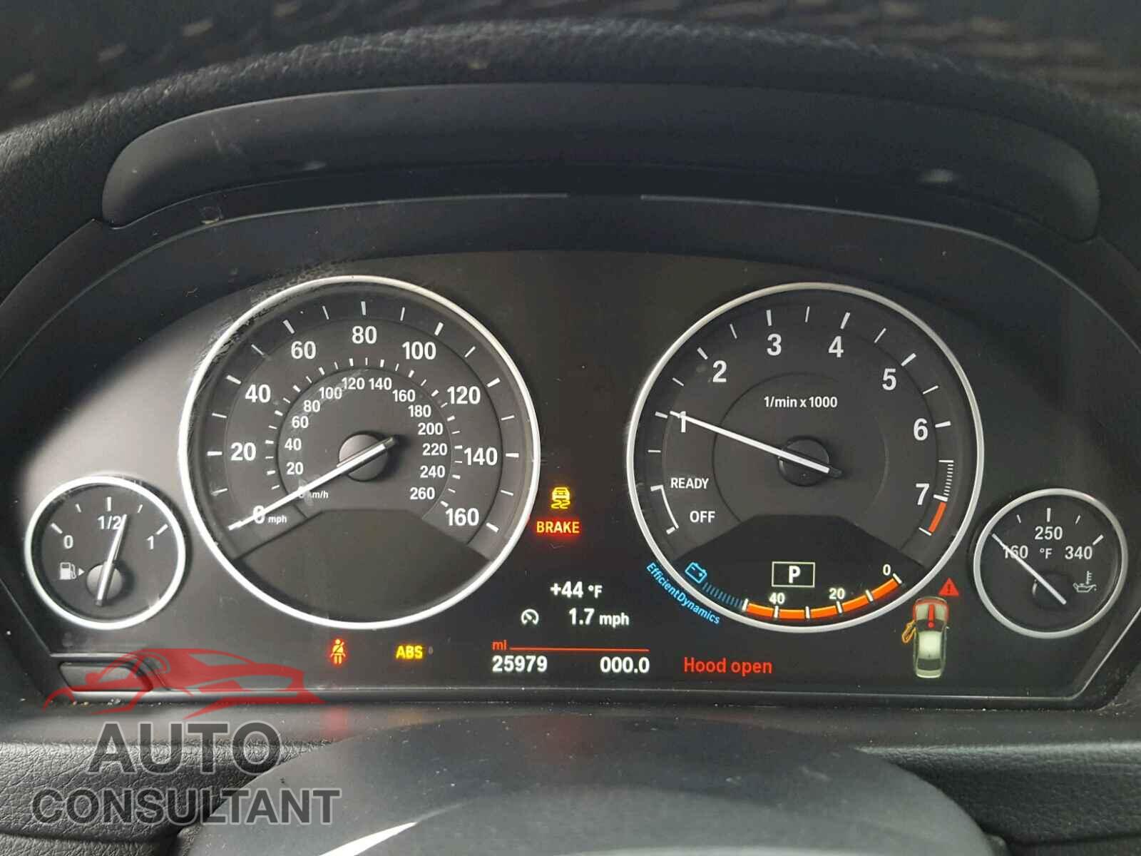 BMW 3 SERIES 2017 - WBA8A3C31HK692404