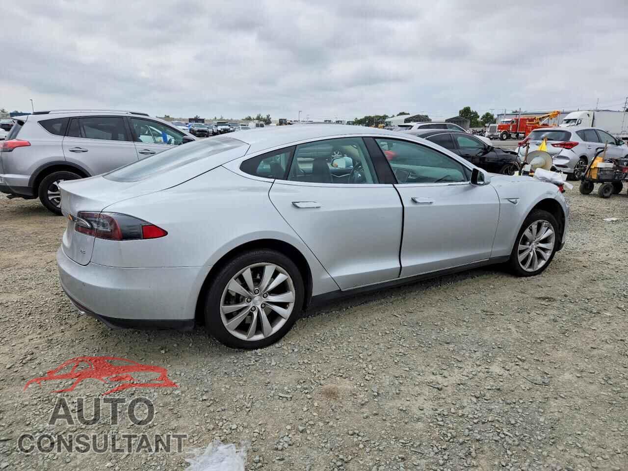 TESLA MODEL S 2013 - 5YJSA1CN7DFP27081
