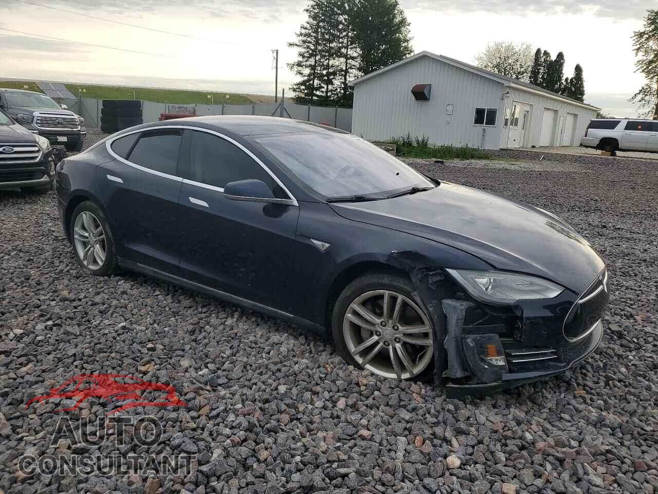 TESLA MODEL S 2013 - 5YJSA1CG9DFP17248