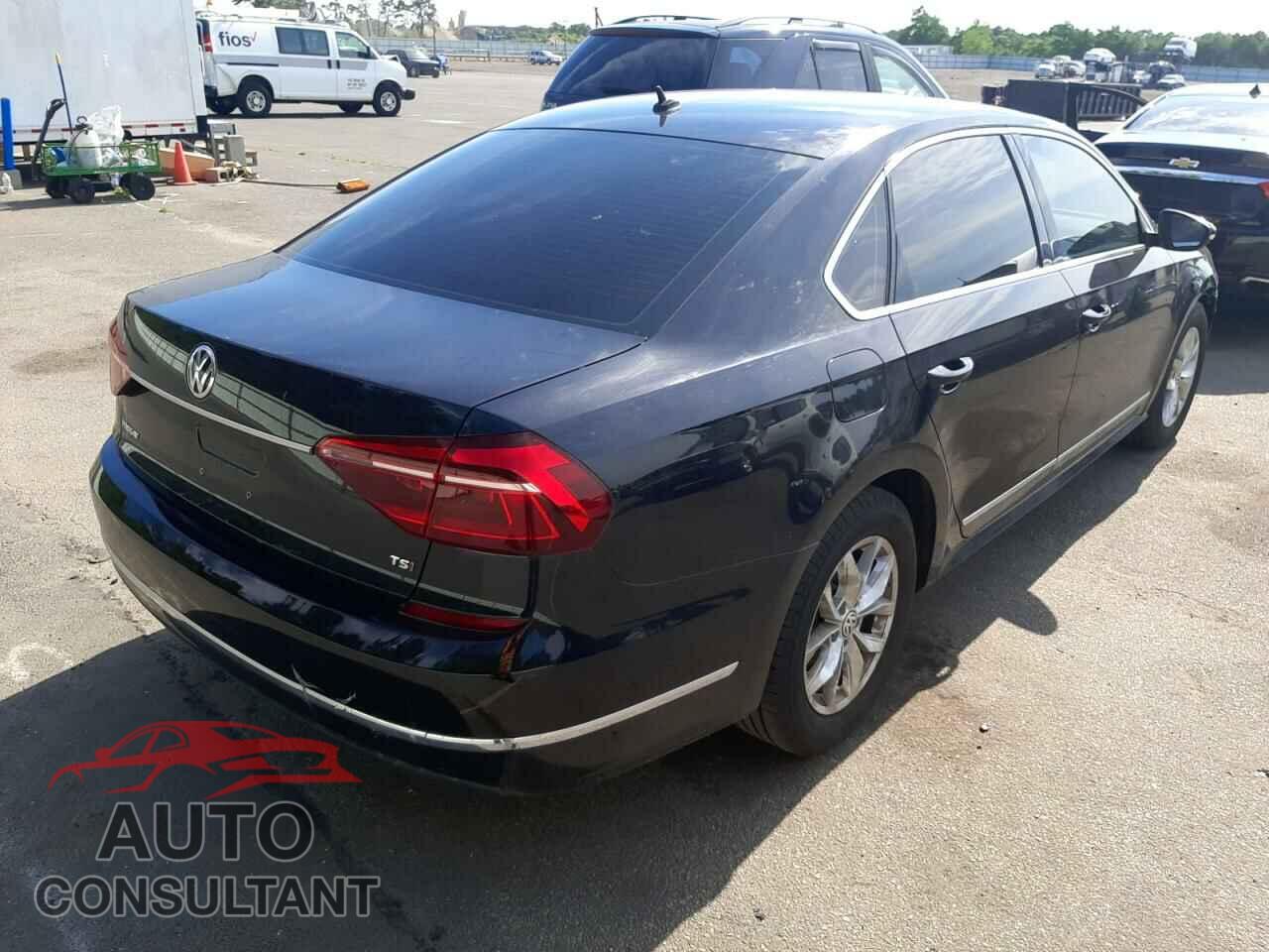 VOLKSWAGEN PASSAT 2017 - 1VWAT7A36HC020385