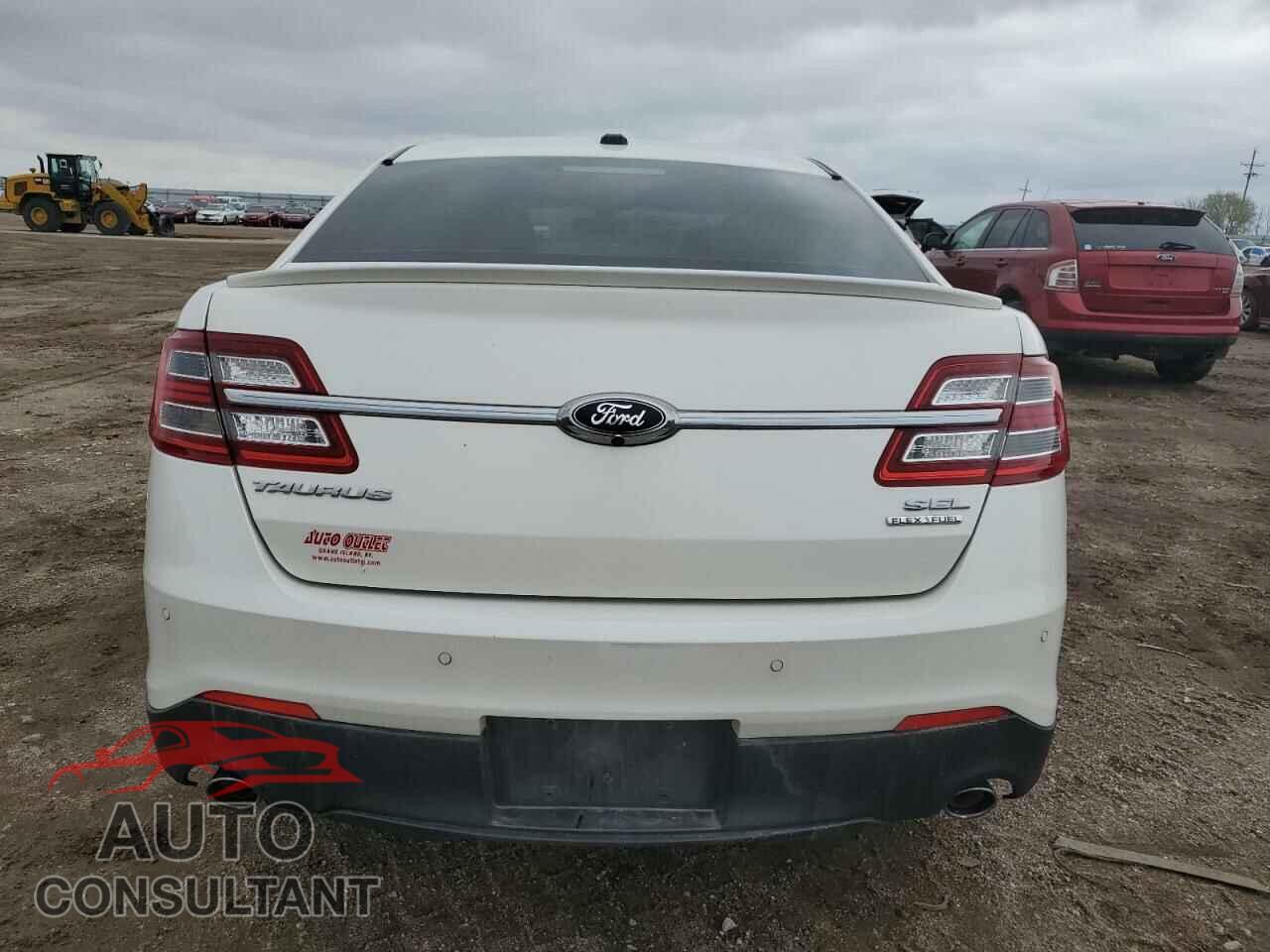 FORD TAURUS 2015 - 1FAHP2E83FG207688