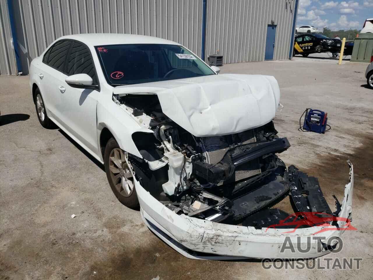 VOLKSWAGEN PASSAT 2018 - 1VWAA7A38JC003566