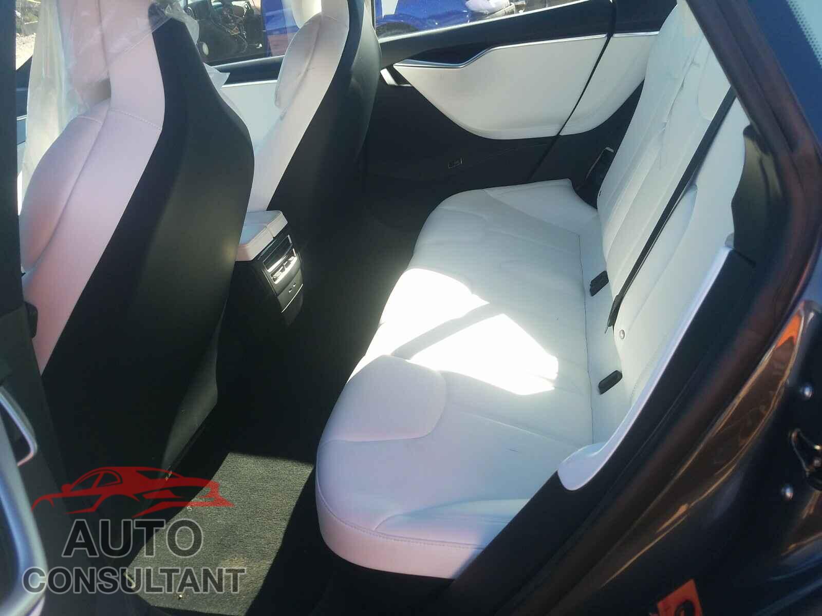 TESLA MODEL S 2017 - 5YJSA1E17HF203087