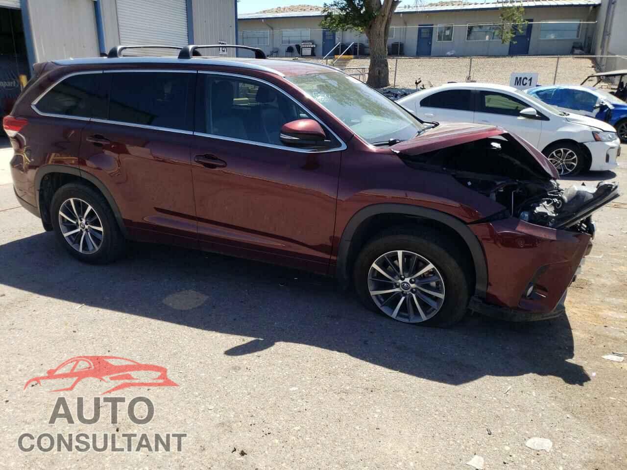 TOYOTA HIGHLANDER 2018 - 5TDJZRFH4JS884745