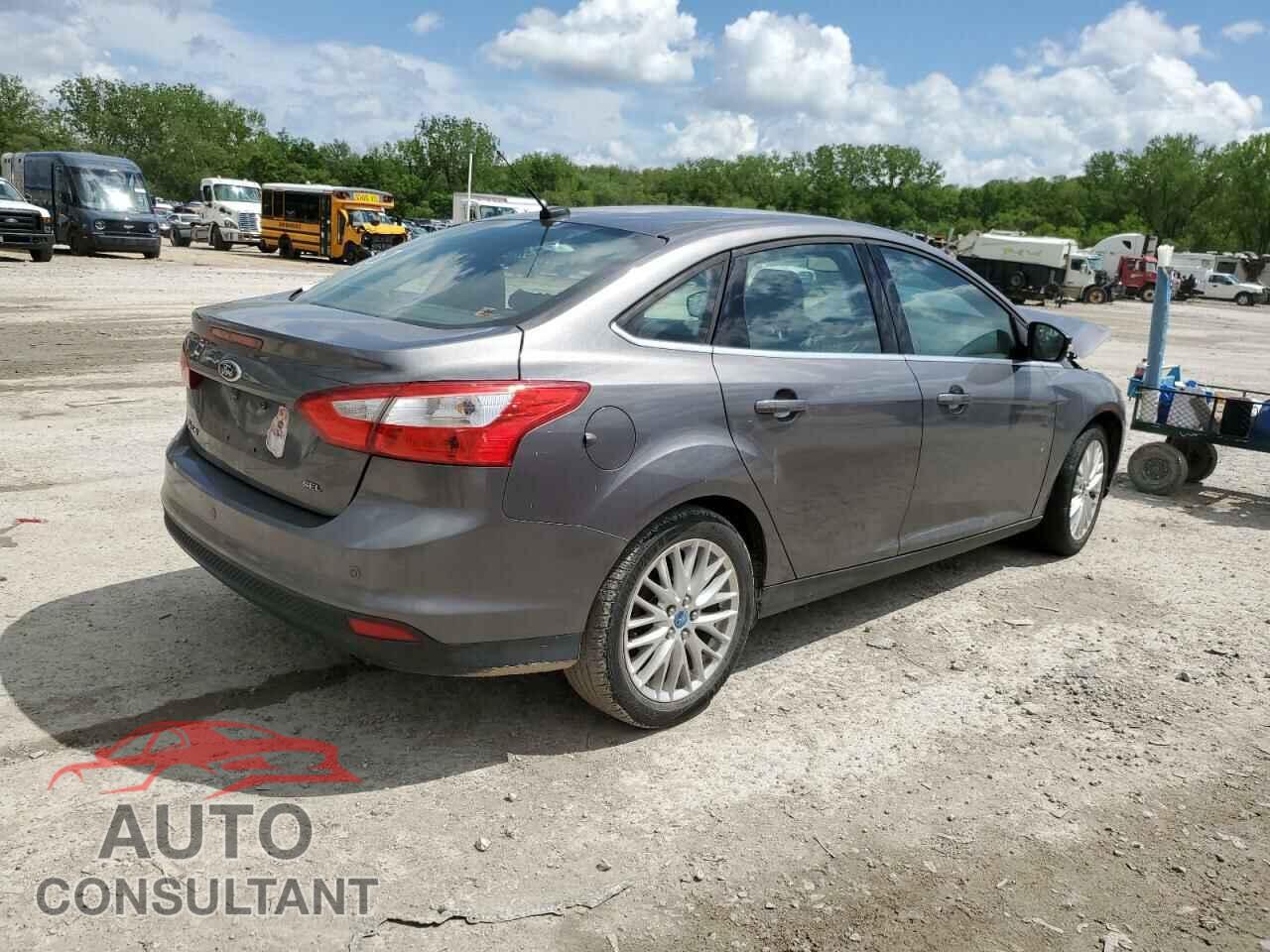 FORD FOCUS 2012 - 1FAHP3H28CL190726